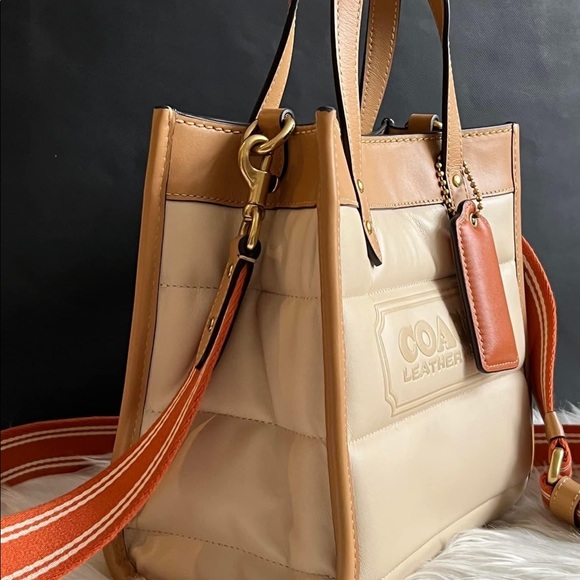 🔆BRAND NEW🔆Coach Field Tote 22 with Colorblock Quilting and Coach Badge - Picture 6 of 12